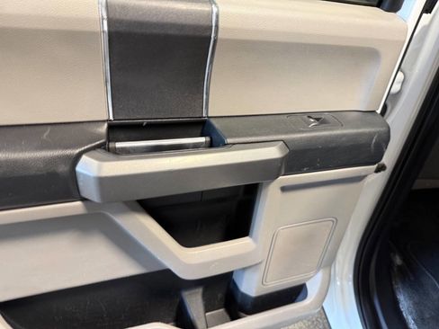 Used 2018 Ford F150 4x4 SuperCrew image 11