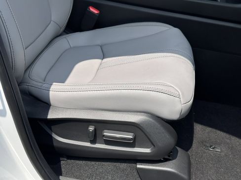 New 2025 Honda Pilot Touring image 11