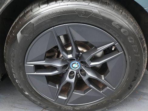 Used 2023 BMW iX xDrive50 w/ Premium Package image 41