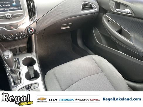 Used 2016 Chevrolet Cruze LT w/ Convenience Package image 14
