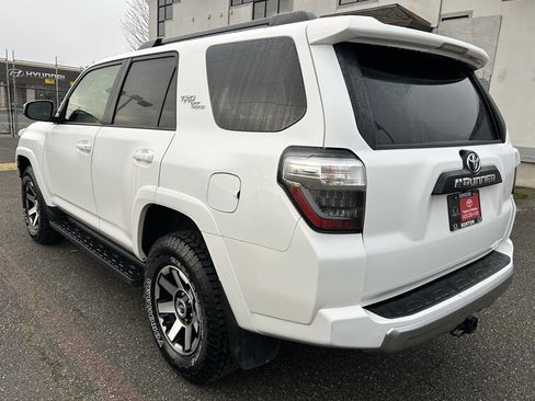 Certified 2024 Toyota 4Runner TRD Off-Road image 7