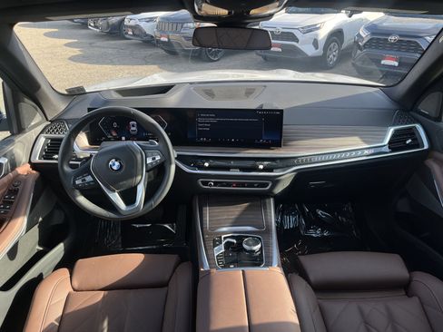 Used 2024 BMW X5 xDrive40i w/ Premium Package image 19