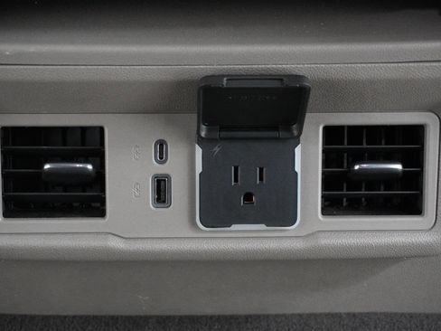 Used 2023 Chevrolet Silverado 1500 LT w/ Texas Edition Plus image 33