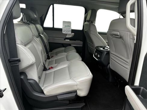Used 2025 Ford Expedition Max Active AWD/4WD image 16