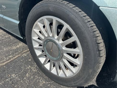 Used 2004 Ford Thunderbird Pacific Coast RWD image 10