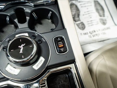 Used 2017 Rolls-Royce Wraith image 49