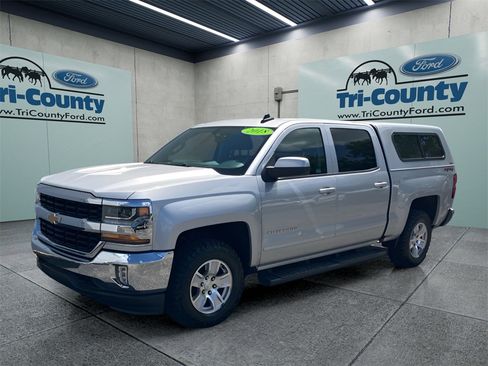 Used 2018 Chevrolet Silverado 1500 LT w/ All Star Edition image 3