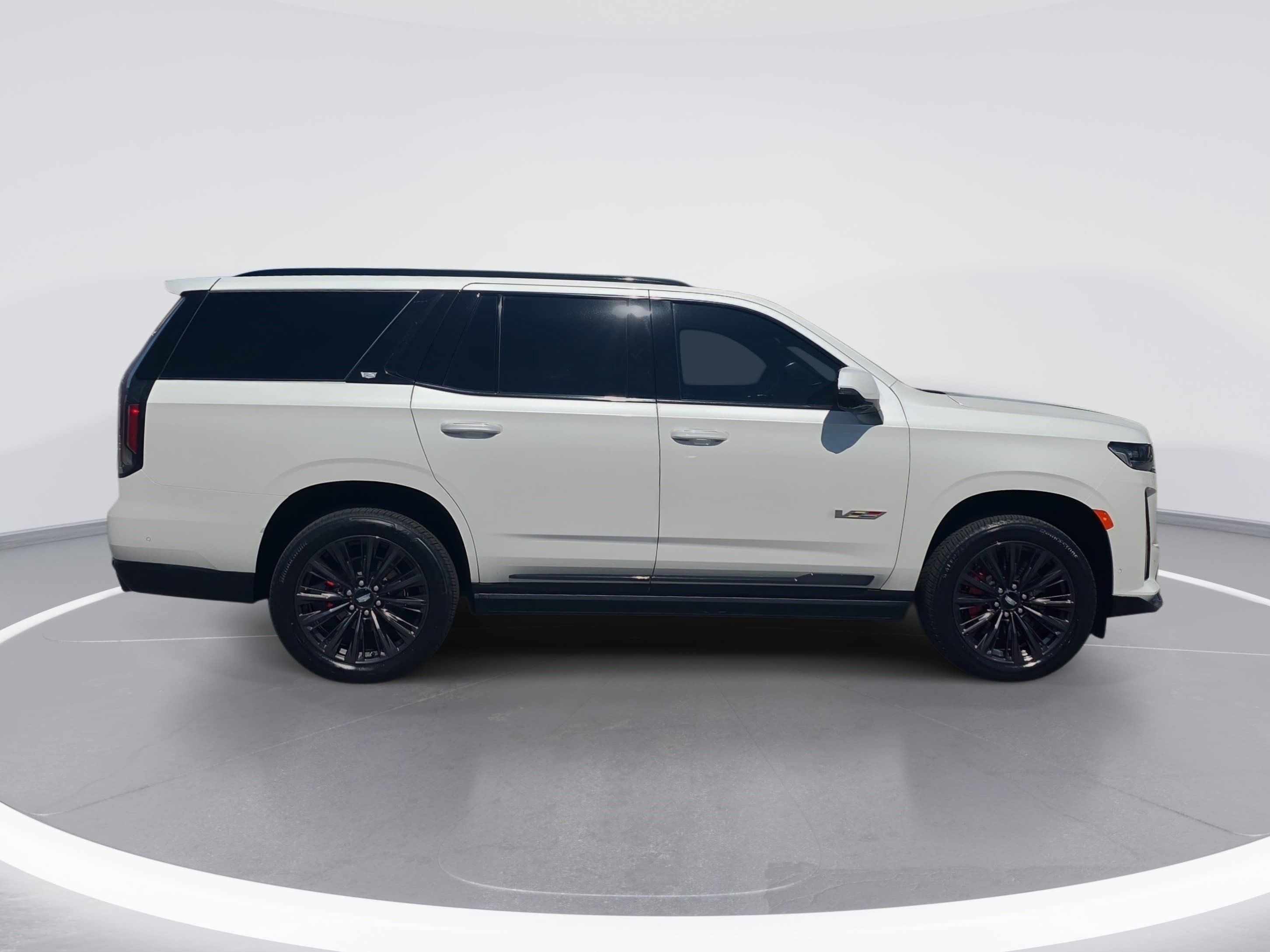 Certified 2024 Cadillac Escalade V w/ LPO, ONYX Package AWD/4WD image 2