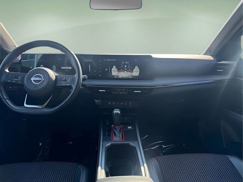 Used 2025 Nissan Kicks SR AWD/4WD image 17