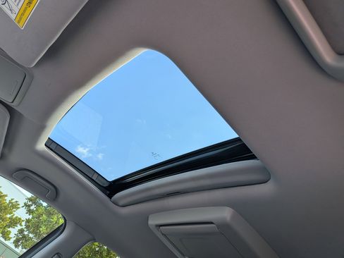 Used 2022 Honda Pilot Touring image 25