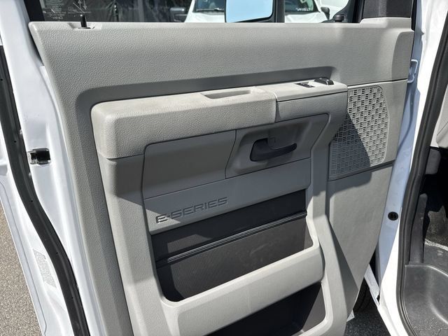 New 2027 Ford E-450 and Econoline 450 Super Duty w/ Driver's Safety Package RWD image 19