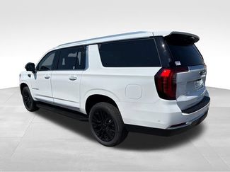 New 2026 GMC Yukon XL Elevation w/ Elevation Premium Package AWD/4WD video 3