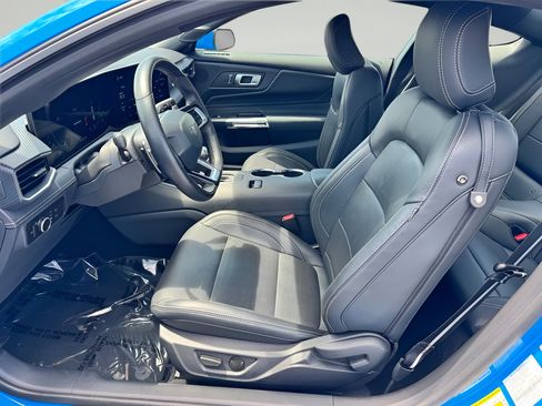Used 2025 Ford Mustang GT Premium RWD image 9