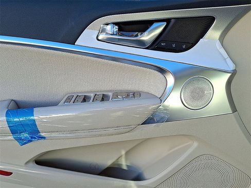 New 2026 Genesis G70 2.5T Prestige image 9