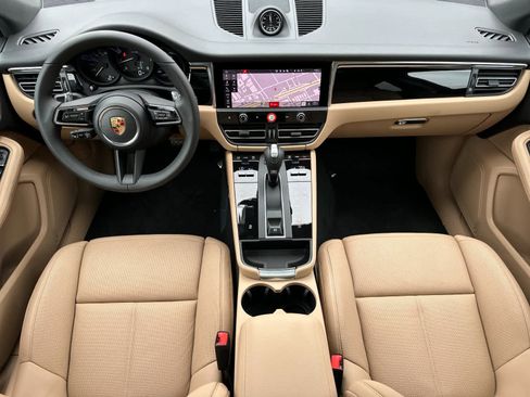 New 2026 Porsche Macan image 6