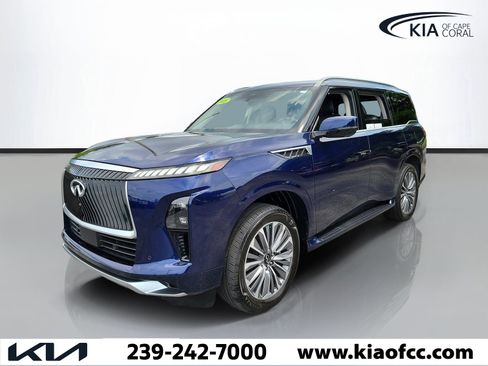 Used 2025 INFINITI QX80 Luxe RWD image 3