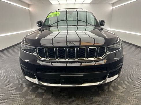 Used 2022 Jeep Grand Cherokee L Limited w/ Luxury Tech Group II AWD/4WD image 2