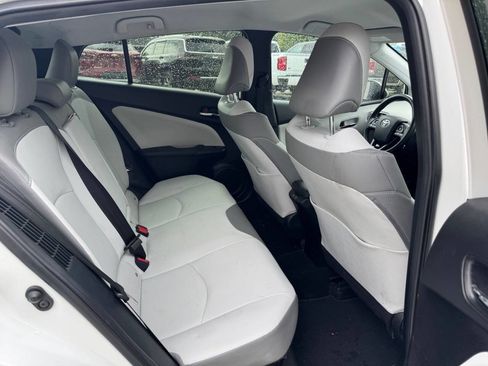 Used 2022 Toyota Prius Prime XLE FWD image 11