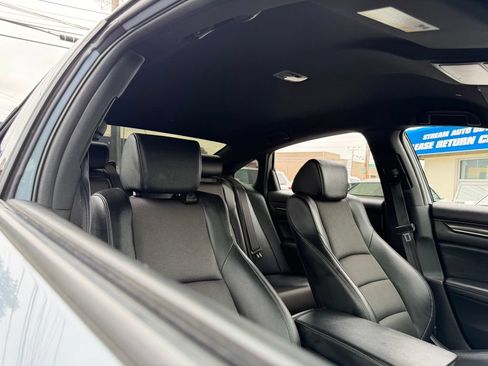 Used 2022 Honda Accord Sport image 9