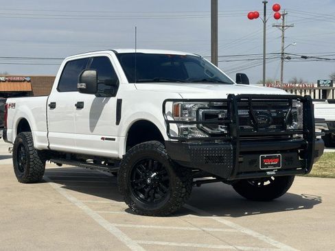Used 2022 Ford F250 XLT w/ FX4 Off-Road Package image 3
