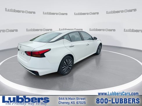 Used 2025 Nissan Altima 2.5 SV FWD image 8