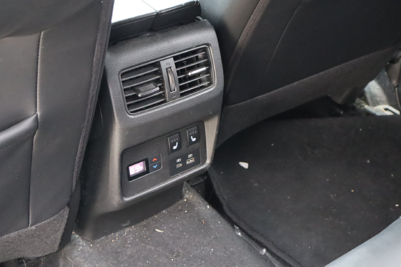 Used 2021 Nissan Rogue Platinum FWD image 19