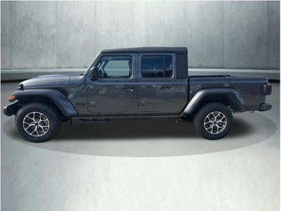New 2026 Jeep Gladiator Sport