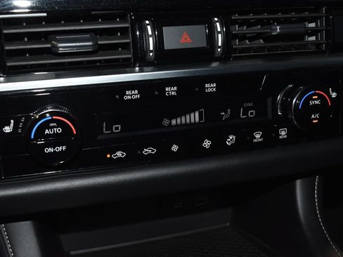 Certified 2025 Nissan Pathfinder SV AWD/4WD image 11