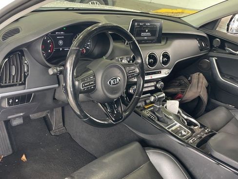 Used 2018 Kia Stinger Premium image 9