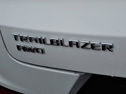 Used 2025 Chevrolet TrailBlazer LT image 34