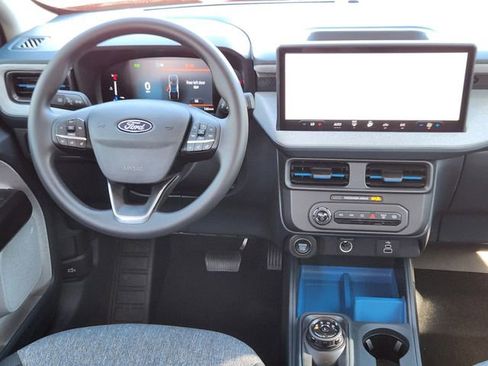 New 2025 Ford Maverick XLT image 27