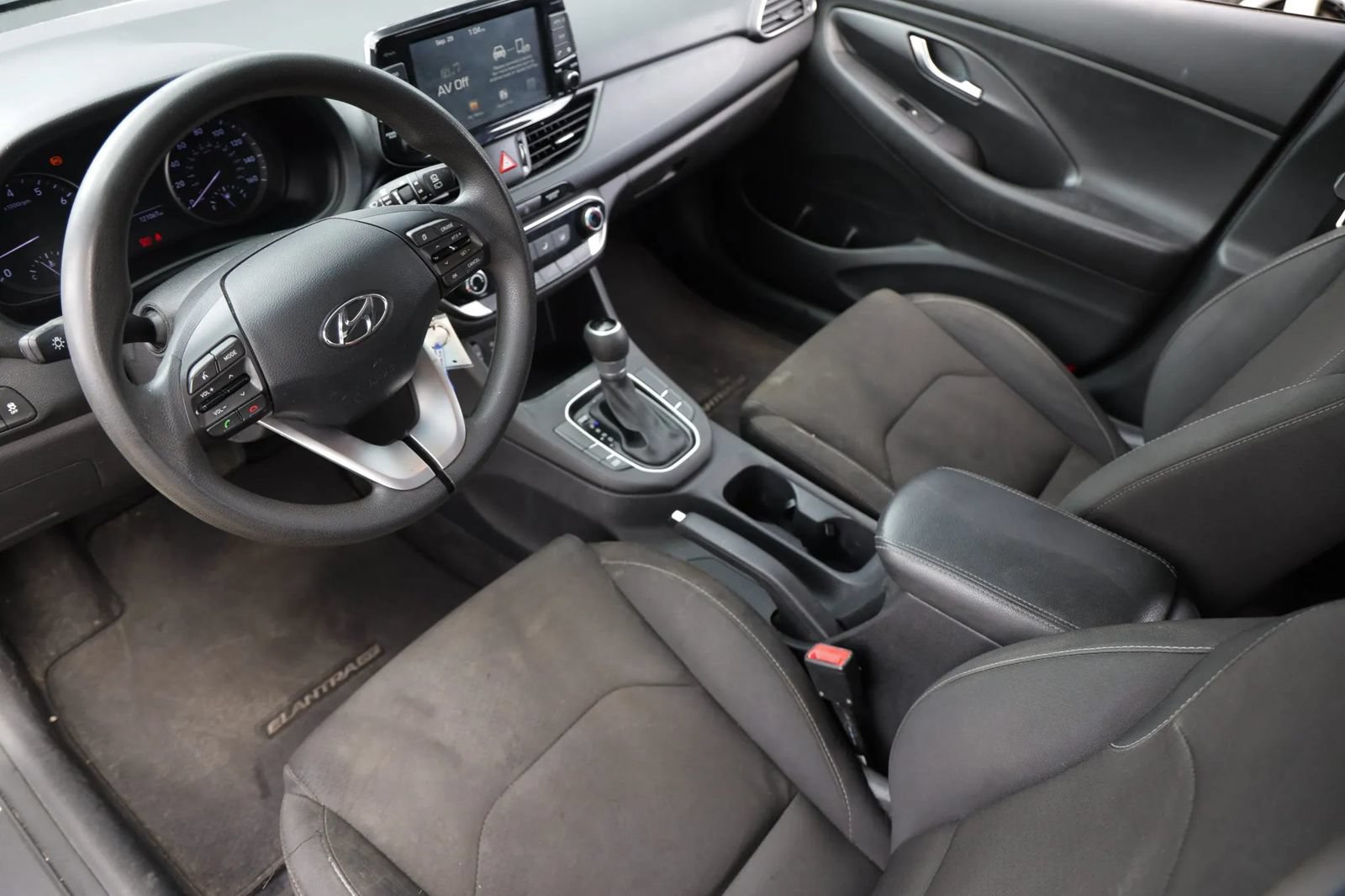 Used 2018 Hyundai Elantra GT FWD image 17