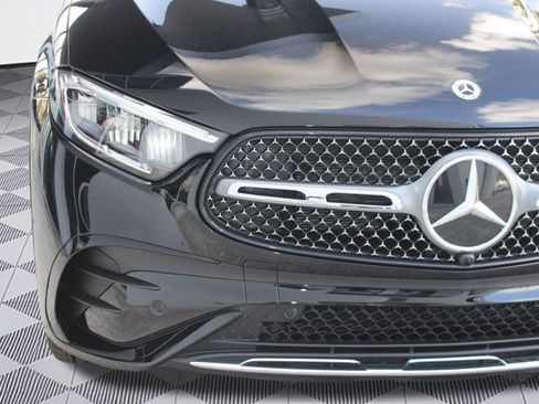 Used 2026 Mercedes-Benz GLC 300 image 11
