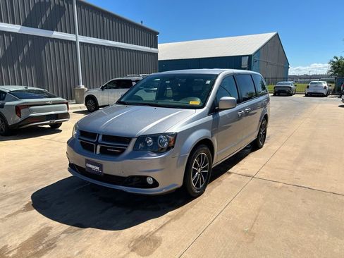 Used 2019 Dodge Grand Caravan GT FWD image 1