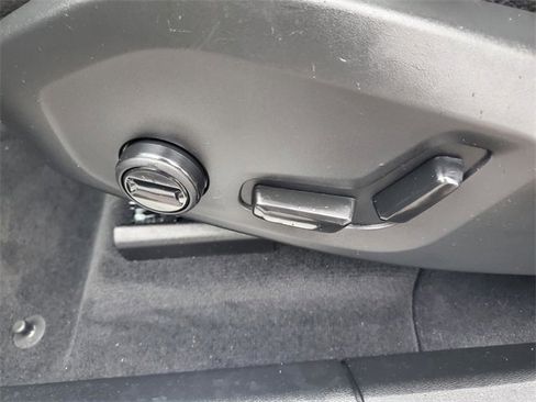 Used 2025 Volvo XC60 B5 Plus image 15