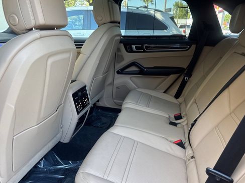 Used 2022 Porsche Cayenne GTS AWD/4WD image 12