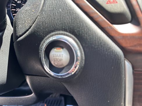 Used 2019 Nissan Pathfinder Platinum AWD/4WD image 28