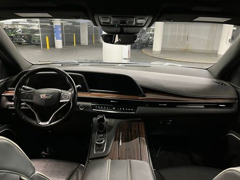 Used 2022 Cadillac Escalade Premium Luxury w/ LPO, Illumination Package image 6