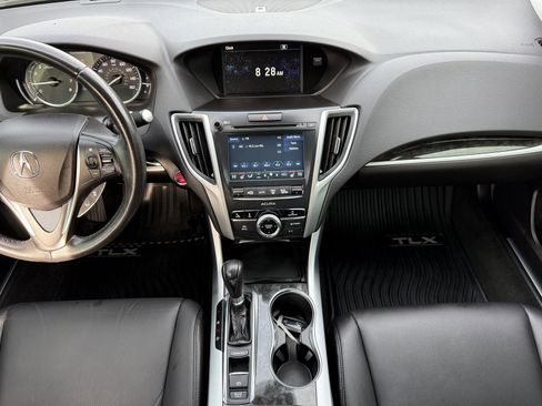 Used 2018 Acura TLX image 17