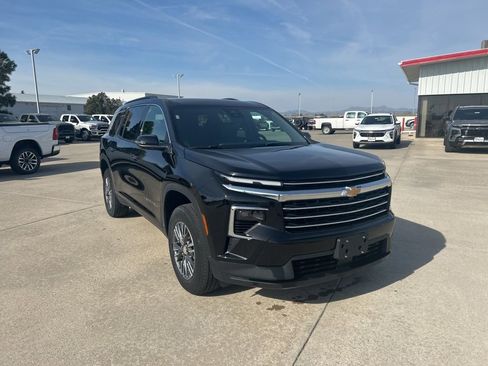 Used 2026 Chevrolet Traverse LT AWD/4WD image 8