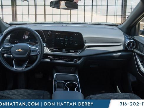 Used 2025 Chevrolet Equinox LT FWD image 5