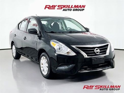 Used 2017 Nissan Versa S FWD image 1