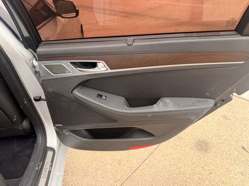 Used 2018 Genesis G80 3.8 w/ Option Group 03 RWD image 15