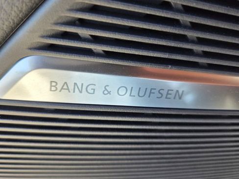 Used 2024 Audi RS Q8 4.0T image 36