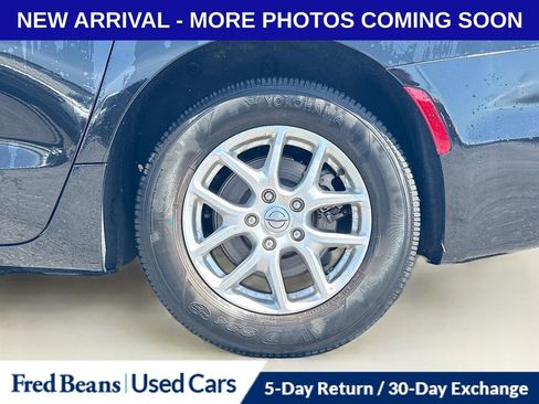 Used 2023 Chrysler Pacifica Touring-L FWD image 12