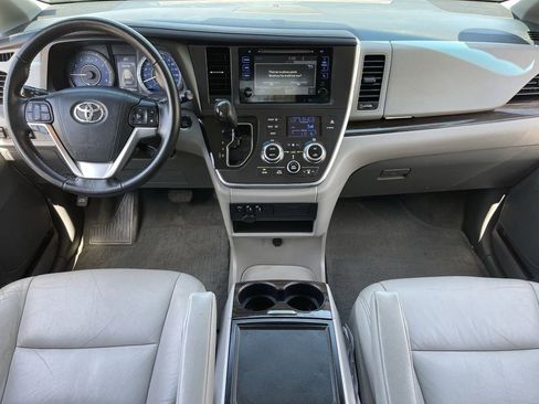 Used 2015 Toyota Sienna XLE w/ XLE Navigation Package FWD image 16