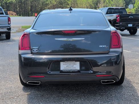 Used 2019 Chrysler 300 S AWD/4WD image 4
