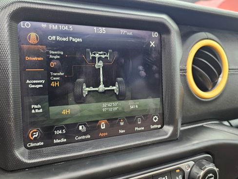 Used 2021 Jeep Wrangler Unlimited Sahara image 44