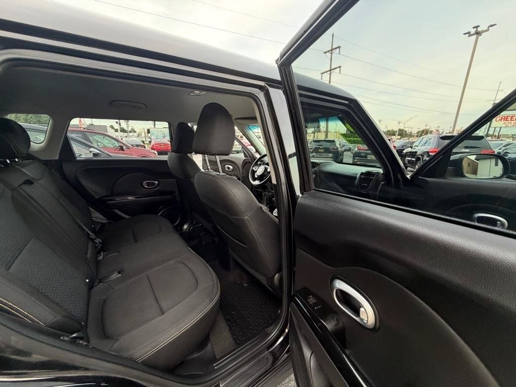 Used 2016 Kia Soul + w/ Audio Package FWD image 15