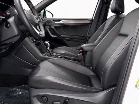 Used 2023 Volkswagen Tiguan SE R-Line AWD/4WD image 17